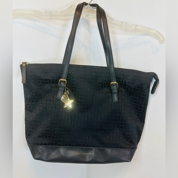 Tommy Hilfiger Handbags - Tommy Hilfiger Black Signature Logo Tote Shoulder Bag w/ Gold Tone Purse Charm